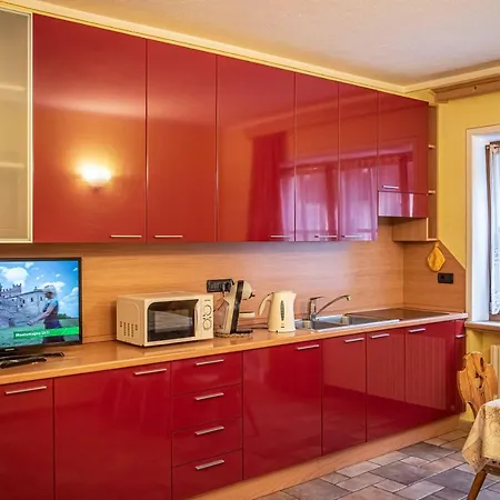 Family House Amalia Myholidaylivigno *